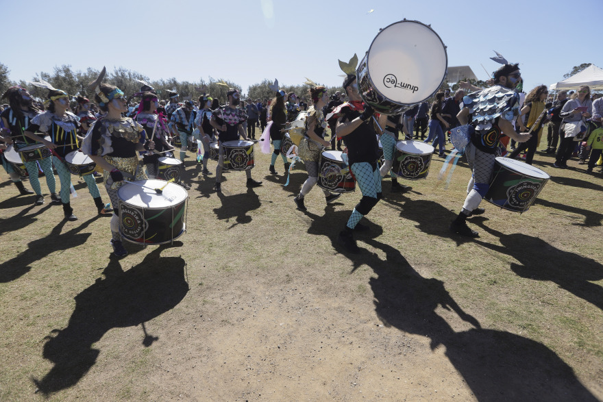 Κορυφώνονται οι εκδηλώσεις του καρναβαλιού σε όλη τη χώρα