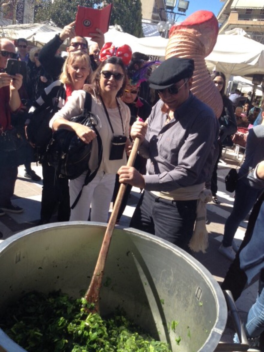 Μπουρανί: Το διονυσιακό έθιμο του... φαλλού της Καθαράς Δευτέρας στον Τύρναβο