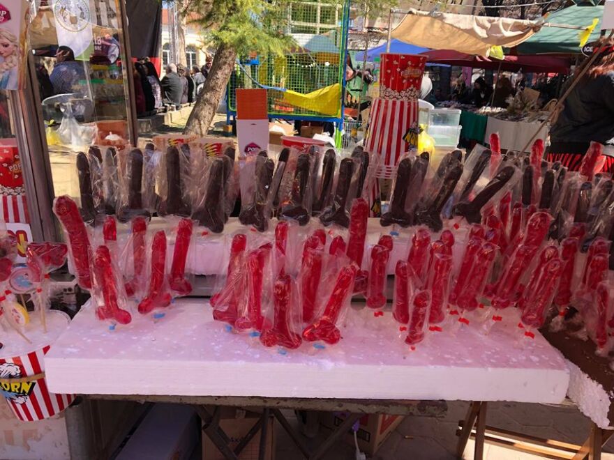 Μπουρανί: Το διονυσιακό έθιμο του... φαλλού της Καθαράς Δευτέρας στον Τύρναβο