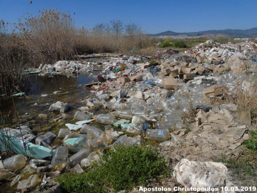 Εικόνες-σοκ: Σκουπιδότοπος το δέλτα του Σπερχειού