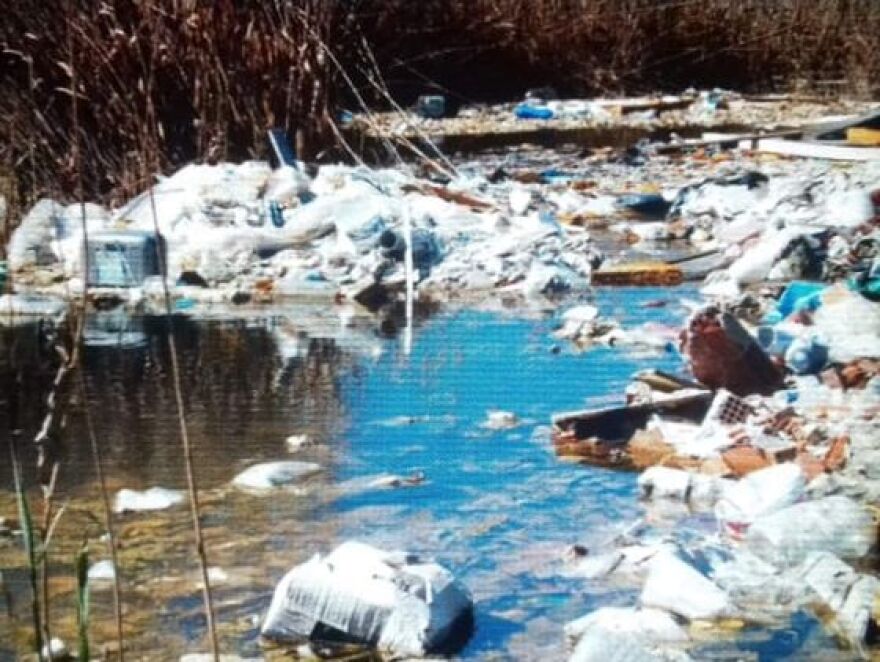 Εικόνες-σοκ: Σκουπιδότοπος το δέλτα του Σπερχειού