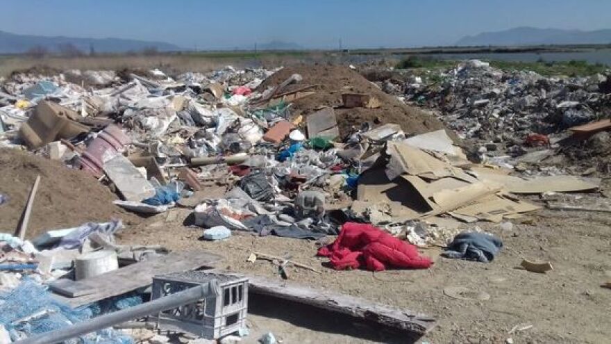 Εικόνες-σοκ: Σκουπιδότοπος το δέλτα του Σπερχειού