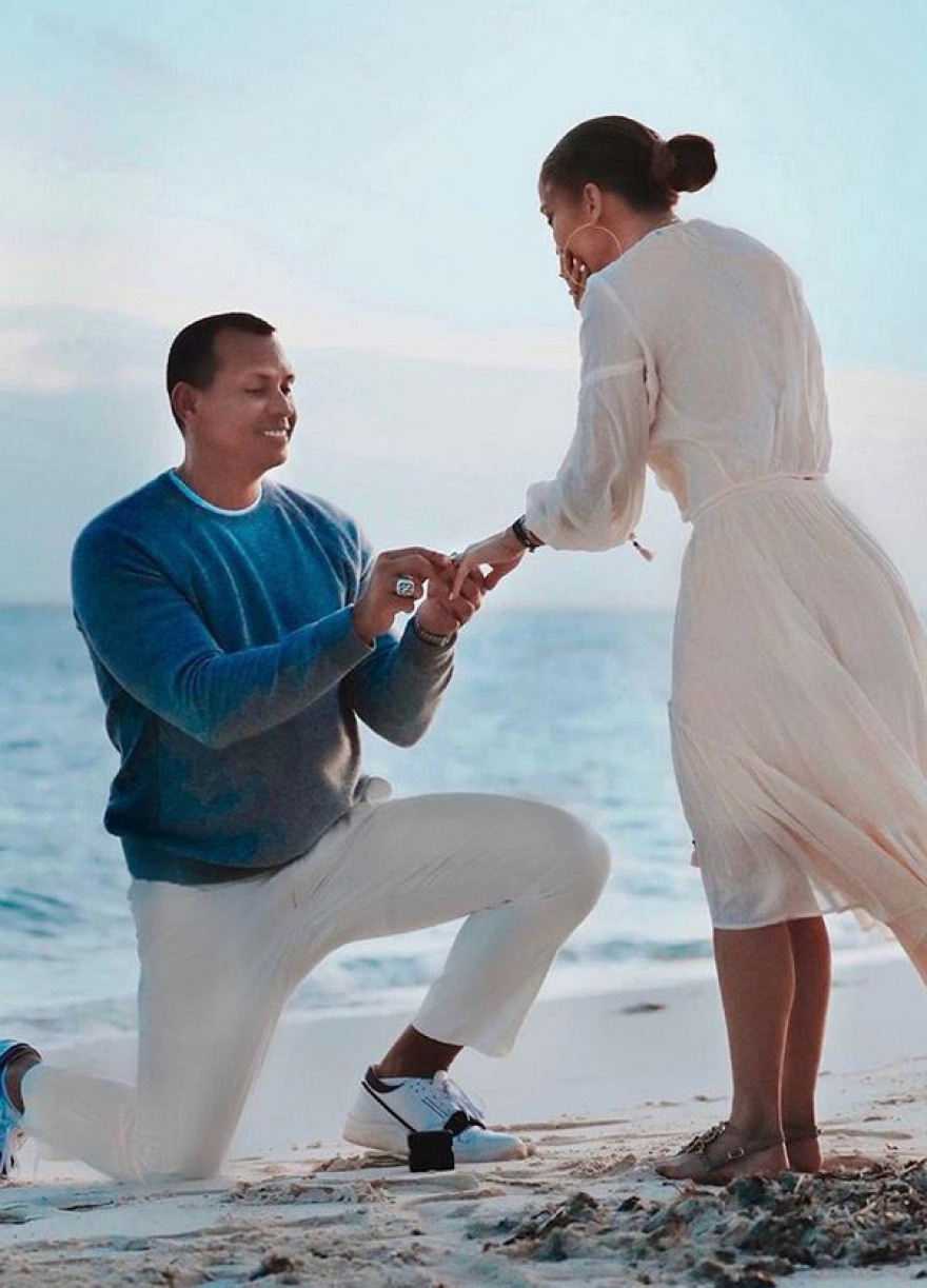 Τζένιφερ Λόπεζ: «Απαντά» στις φήμες για απιστία με εικόνες από την πρόταση γάμου