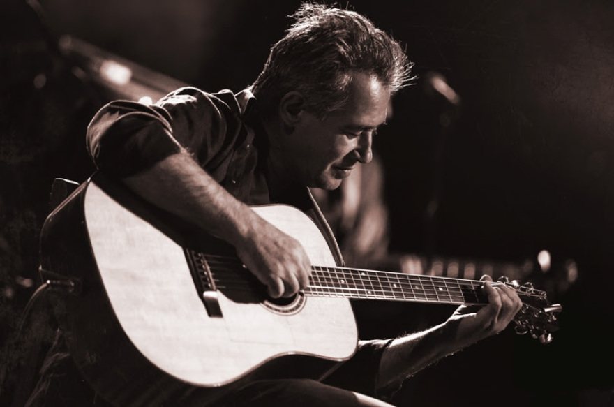 Ο Παντελής Θαλασσινός στον Σταυρό του Νότου από 30 Μαρτίου