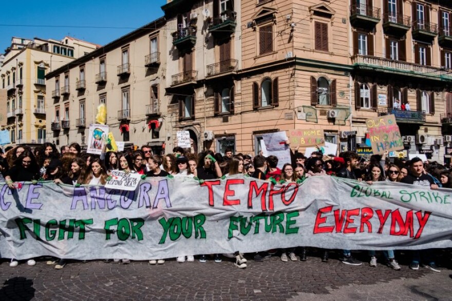 To κίνημα των μαθητών που διαδηλώνουν σε όλον τον κόσμο για το κλίμα 