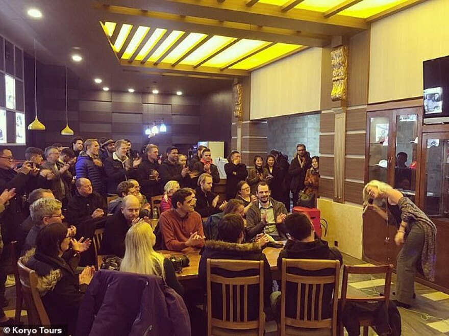 Βρετανίδα ποπ σταρ τραγουδά στην Βόρεια Κορέα