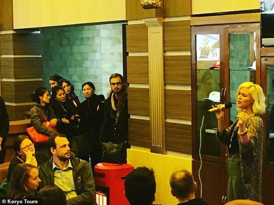 Βρετανίδα ποπ σταρ τραγουδά στην Βόρεια Κορέα