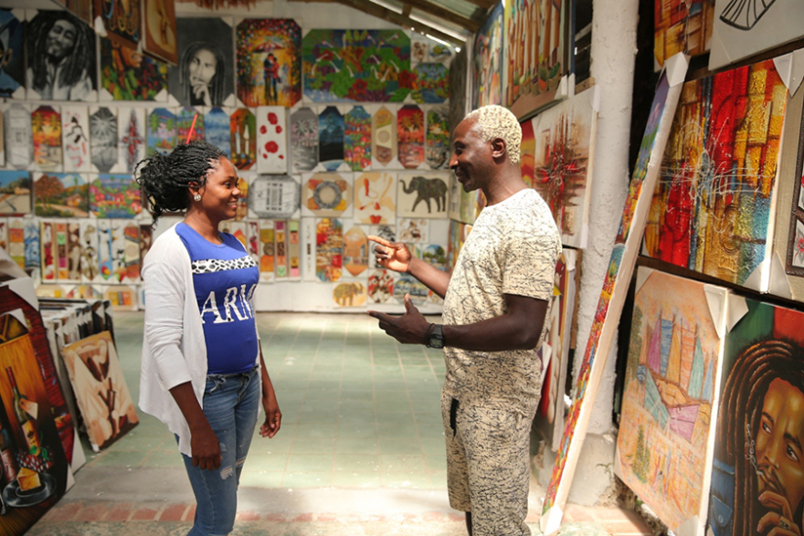 Οι χαλαρές στιγμές του Πάτρικ Ογκουνσότο λίγο πριν μπει στο Survivor