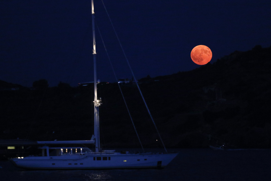 Έρχεται η σούπερ «Πανσέληνος των Σκουληκιών»