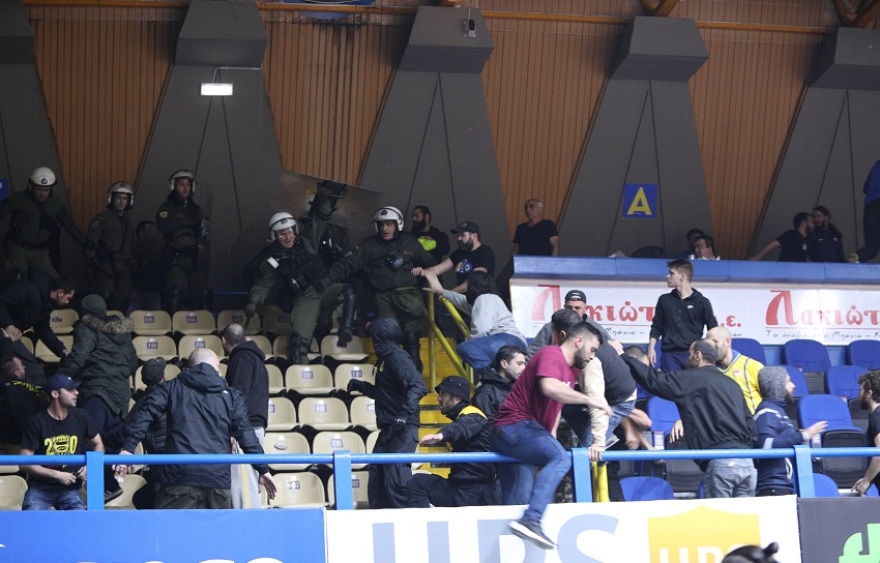 Basket League, Περιστέρι-Άρης: Ξύλο μεταξύ οπαδών και διακοπή