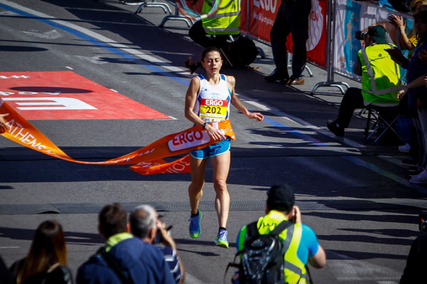 8ος Ημιμαραθώνιος: 22.000 δρομείς «κατέλαβαν» την Αθήνα 