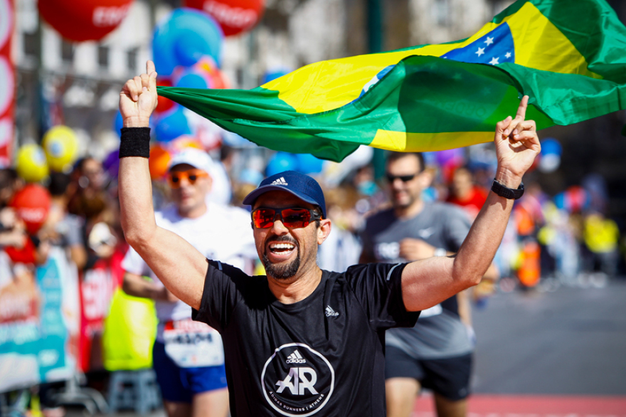 8ος Ημιμαραθώνιος: 22.000 δρομείς «κατέλαβαν» την Αθήνα 