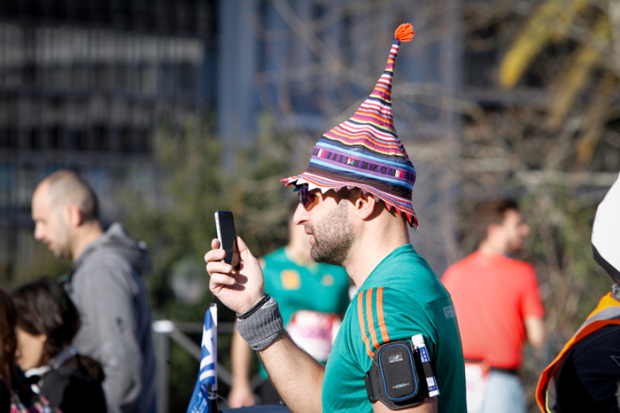 8ος Ημιμαραθώνιος: 22.000 δρομείς «κατέλαβαν» την Αθήνα 