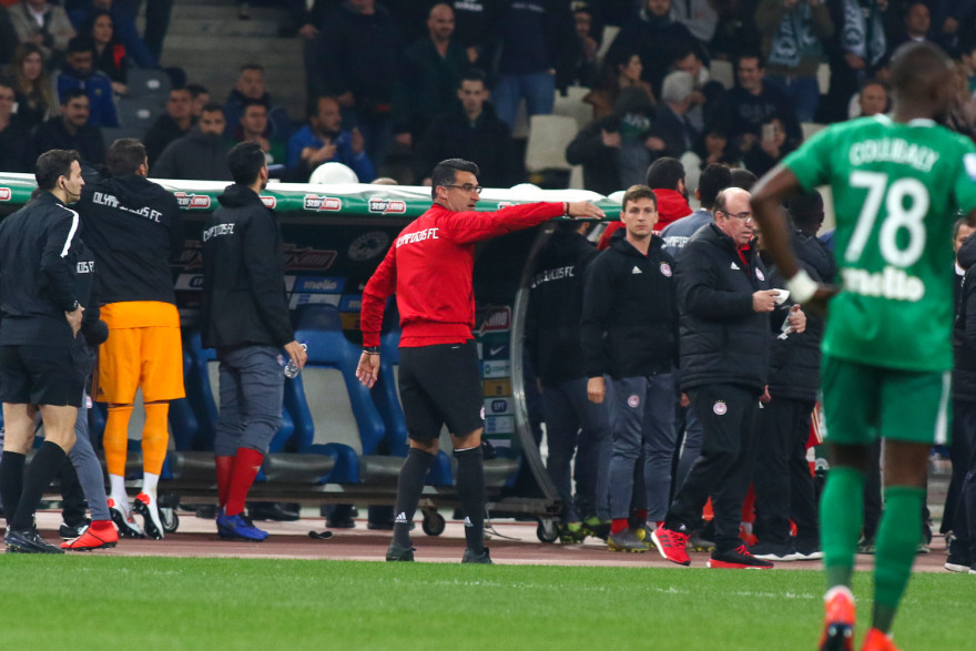 Παναθηναϊκός - Ολυμπιακός: Ολιγόλεπτη διακοπή μετά από εισβολή οπαδών στο γήπεδο