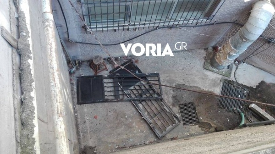 Αριστοτέλειο: Αγνωστοι «ξήλωσαν» το βράδυ σιδερένια πόρτα που είχε τοποθετηθεί το πρωί!