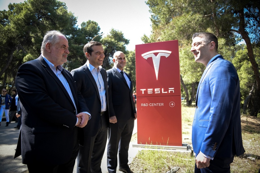 Τσίπρας στο Δημόκριτο: Να έχουμε πάντα την πόρτα της επιστροφής ανοιχτή για κάθε επιστήμονα