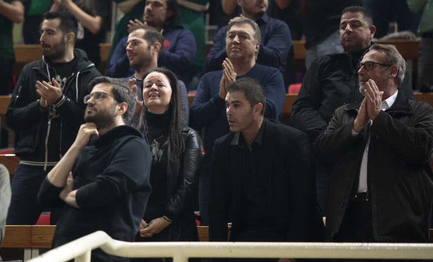 Δάκρυσε η κόρη του Θανάση Γιαννακόπουλου