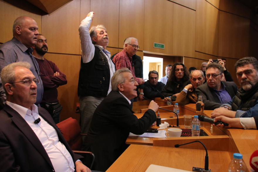 Πιάστηκαν στα χέρια στη ΓΣΕΕ