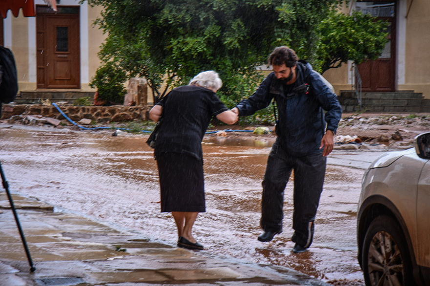 «Κόλαφος» η εισαγγελέας για τη Μάνδρα: Δεν φταίνε οι πλημμύρες, αλλά το ότι δεν έγιναν έργα!