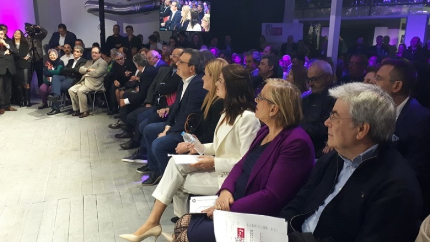 Με Γιώργο Μαυρίδη και life style πινελιές η Νοτοπούλου παρουσίασε τον συνδυασμό της