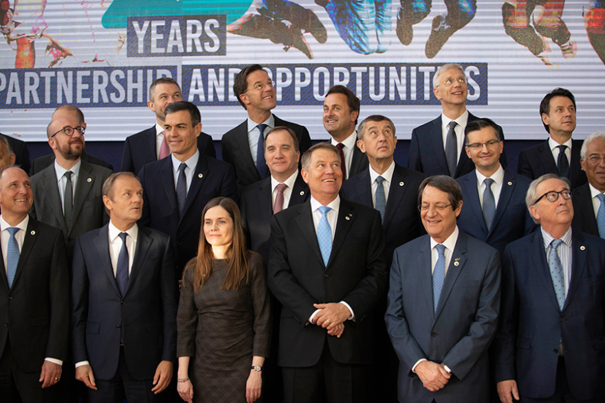 Φωτογραφίες: Οι ηγέτες της Ευρώπης... πιάνουν πουλιά στον αέρα