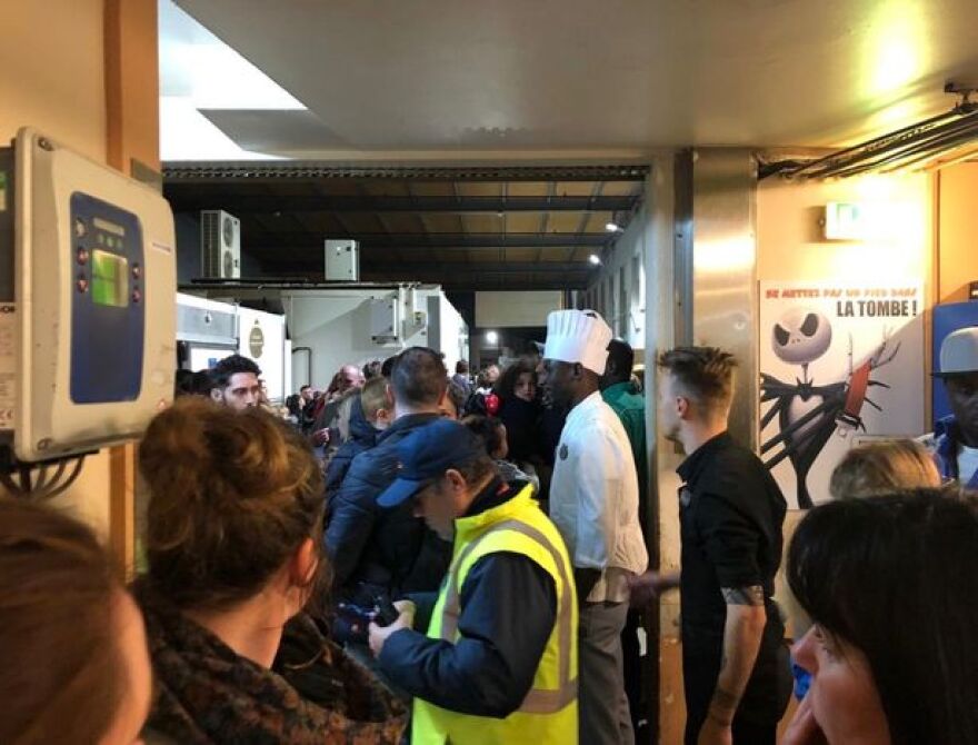 Πανικός στο Παρίσι: Εκκενώθηκε η Eurodisney λόγω βλάβης σε κυλιόμενη σκάλα