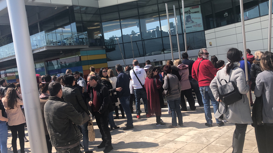 Φωτιά στο πάρκινγκ πολυκαταστήματος στον Κηφισό