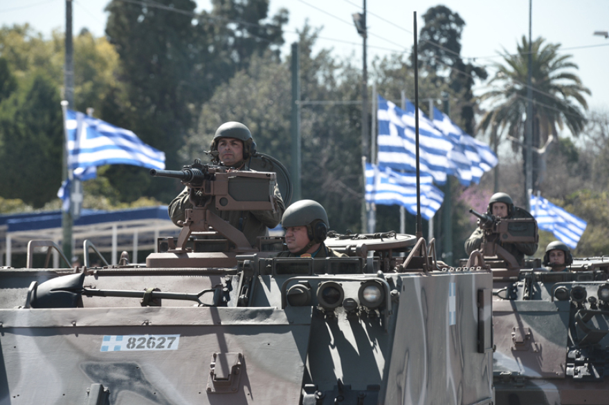 Στρατιωτική παρέλαση με το «Μακεδονία ξακουστή» στην Αθήνα