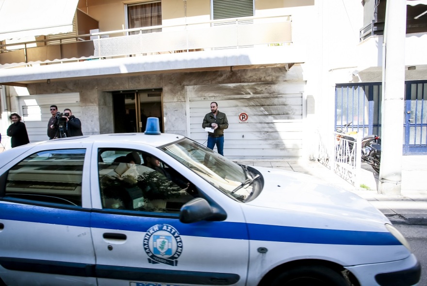 Ο Πολάκης βλέπει «παρακράτος» και ένα «τσογλανάκι» για τη μολότοφ στο σπίτι του