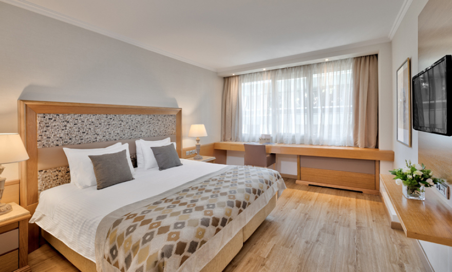 To  Divani Caravel «ξανασυστήνεται» με ριζική ανακαίνιση και την Ελληνική Φιλοξενία στην πρώτη γραμμή