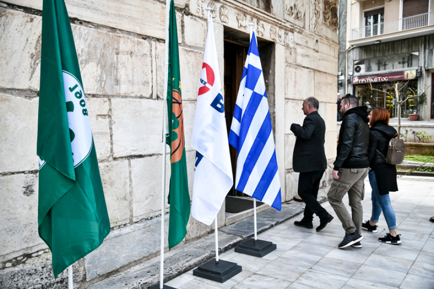 Σε κλίμα συγκίνησης το τελευταίο «αντίο» στον Θανάση Γιαννακόπουλο - Δείτε βίντεο