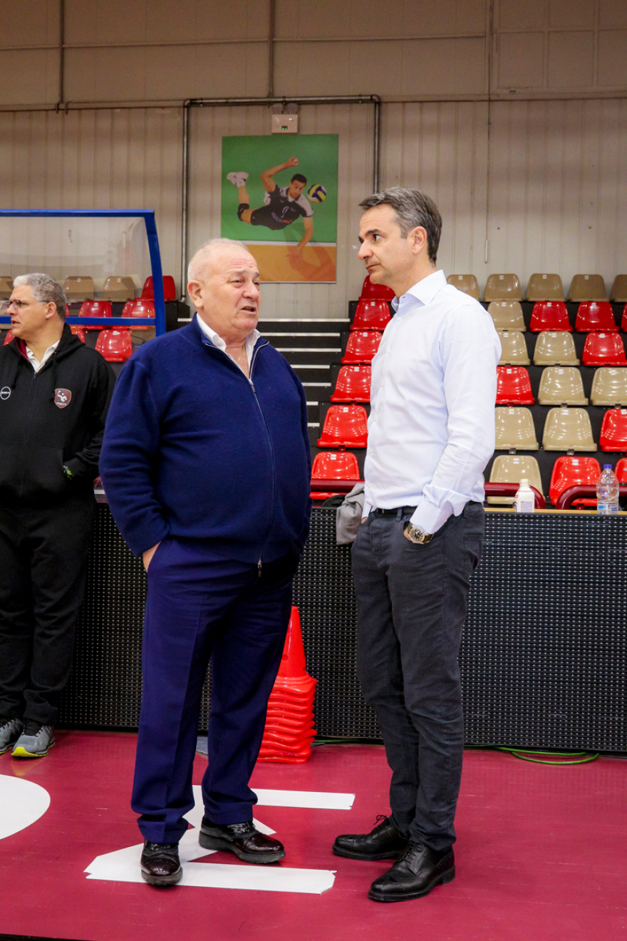 Βίντεο και φωτογραφίες: Στο κλειστό του Ηφαίστου Λήμνου ο Κυριάκος Μητσοτάκης