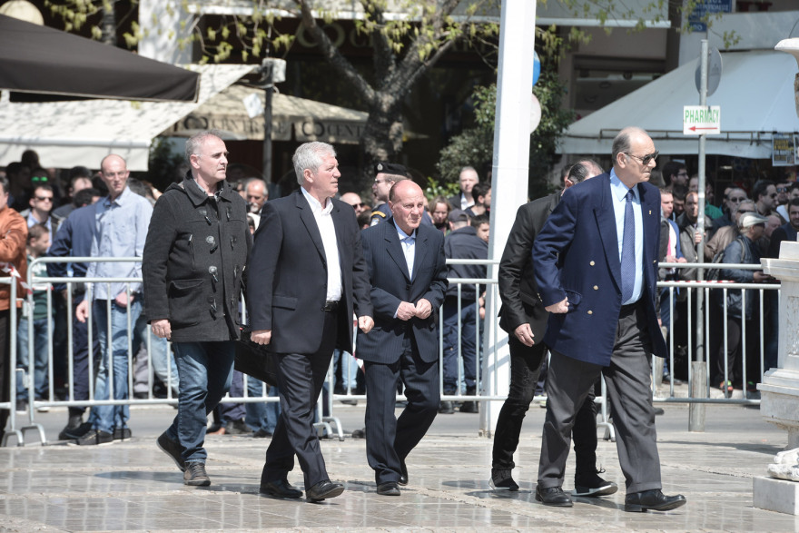 Σε κλίμα συγκίνησης το τελευταίο «αντίο» στον Θανάση Γιαννακόπουλο - Δείτε βίντεο