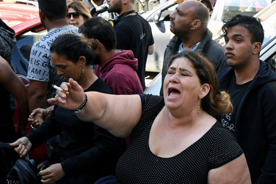 Ένταση έξω από το δικαστικό μέγαρο Κορίνθου: Ρομά επιτέθηκαν σε φίλο του 35χρονου δράστη 