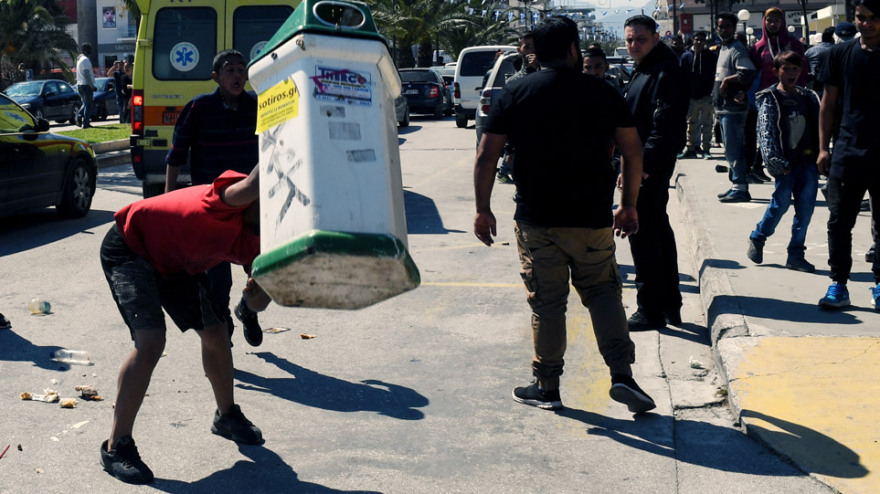 Ένταση έξω από το δικαστικό μέγαρο Κορίνθου: Ρομά επιτέθηκαν σε φίλο του 35χρονου δράστη 