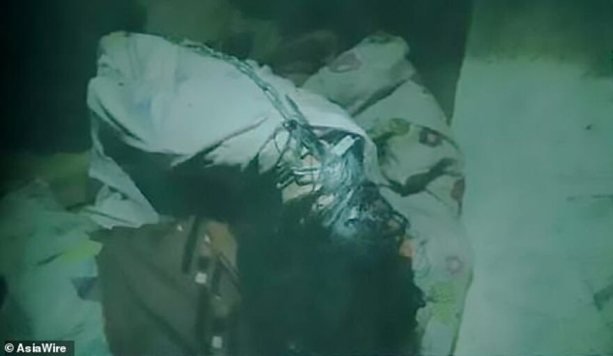 Φρίκη για 16χρονη στην Κίνα: Ταξιτζής την κρατούσε ως σκλάβα του σεξ σε αυτοσχέδιο μπουντρούμι