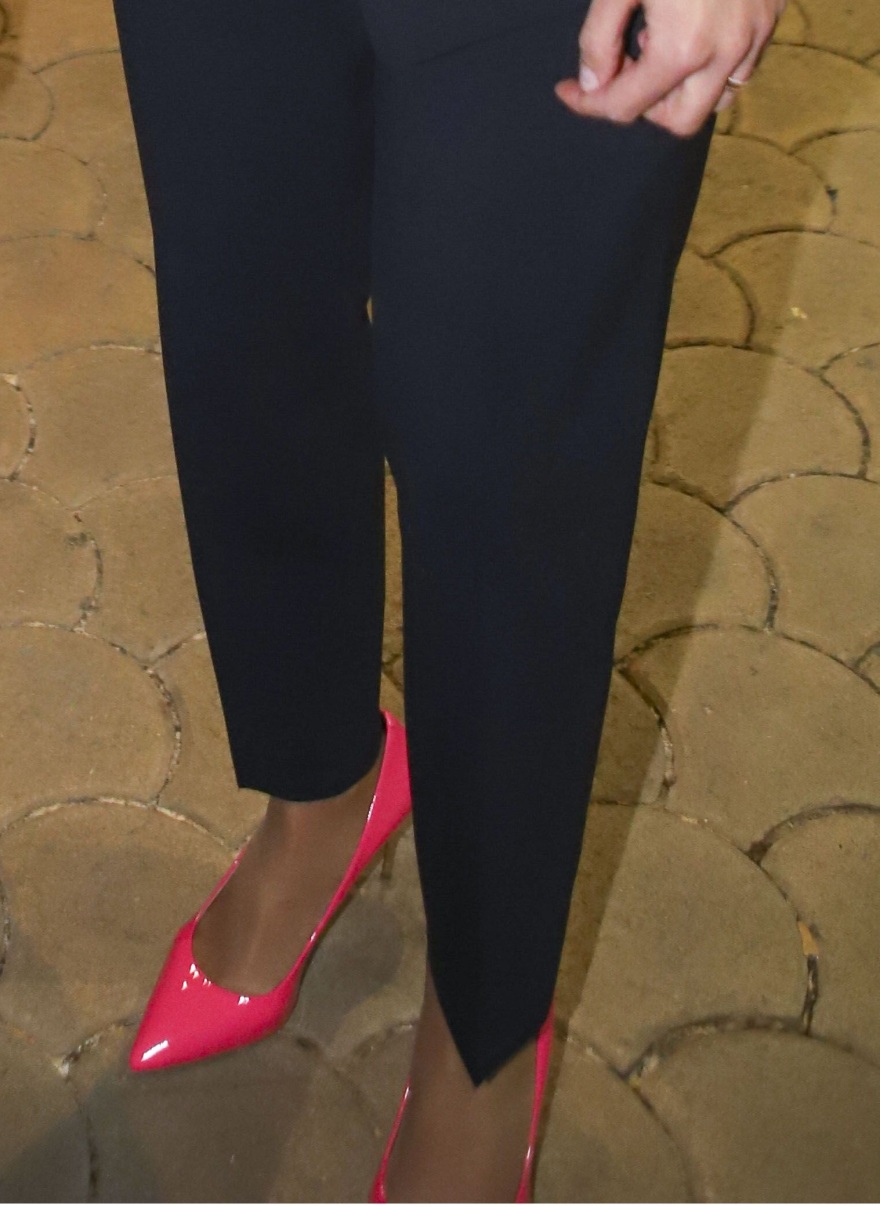 Φωτογραφίες: «Θάμπωσε» η Νοτοπούλου με τις φλούο ροζ γόβες της