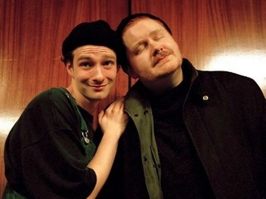 Σκοτώθηκαν σε τροχαίο τα μέλη της μπάντας Her's  