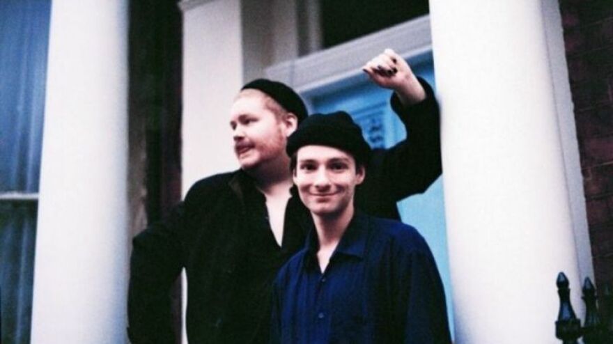 Σκοτώθηκαν σε τροχαίο τα μέλη της μπάντας Her's  