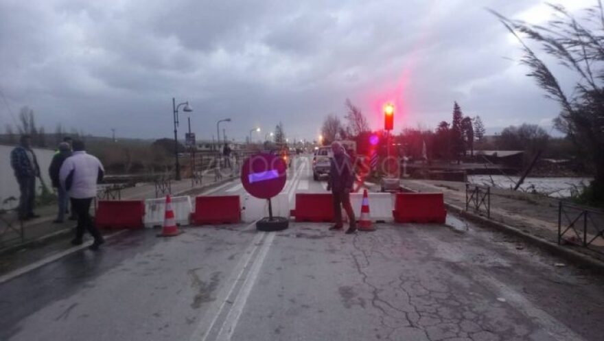 Καιρός: Ισχυροί άνεμοι 9 μποφόρ σαρώνουν τη χώρα - Δεμένα τα πλοία στα λιμάνια