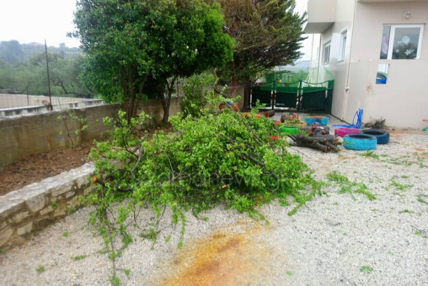 Καιρός: Ισχυροί άνεμοι 9 μποφόρ σαρώνουν τη χώρα - Δεμένα τα πλοία στα λιμάνια