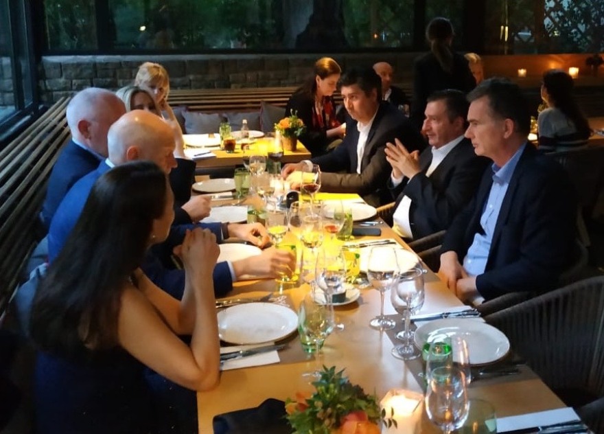 Κίνημα Αλλαγής: Δείπνο προς τιμήν του Τίμερμανς