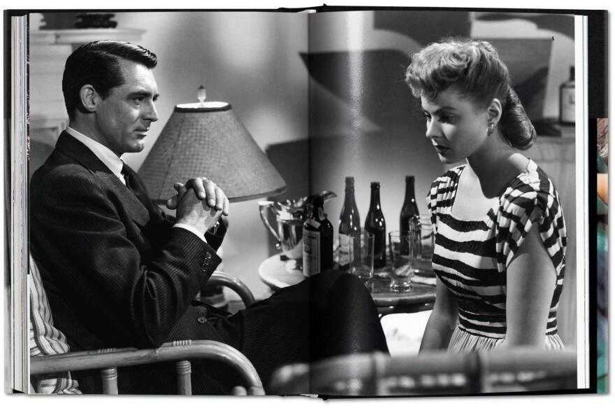 Σπάνιες φωτογραφίες του μετρ του τρόμου πίσω από τις σκηνές στο βιβλίο «Alfred Hitchcock. The Complete Films» 