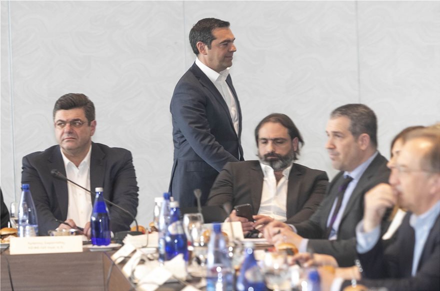 Στα Σκόπια με 10 υπουργούς ο Τσίπρας 