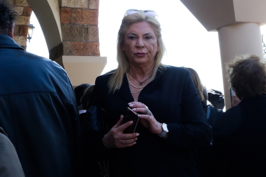 Πλήθος κόσμου για το τελευταίο «αντίο» στον Αντώνη Βγόντζα