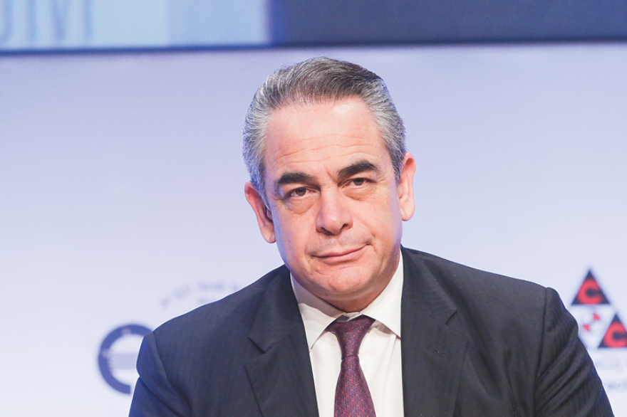 Ο Καραμανλής, τα «ορφανά»  και η ακατανόητη αφωνία του