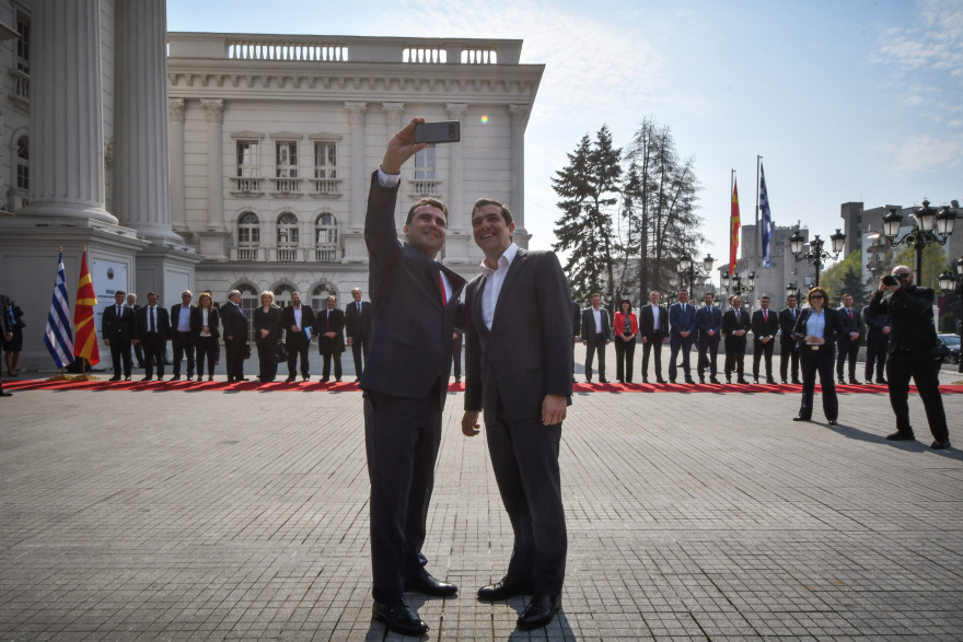 Συνάντηση Τσίπρα – Ζάεφ: H selfie, οι αγκαλιές και το... boyfriend