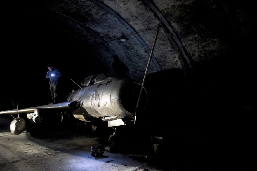 Φωτογραφίες από την Αλβανία: Στο «άδυτο» της μυστικής αεροπορικής βάσης Gjader