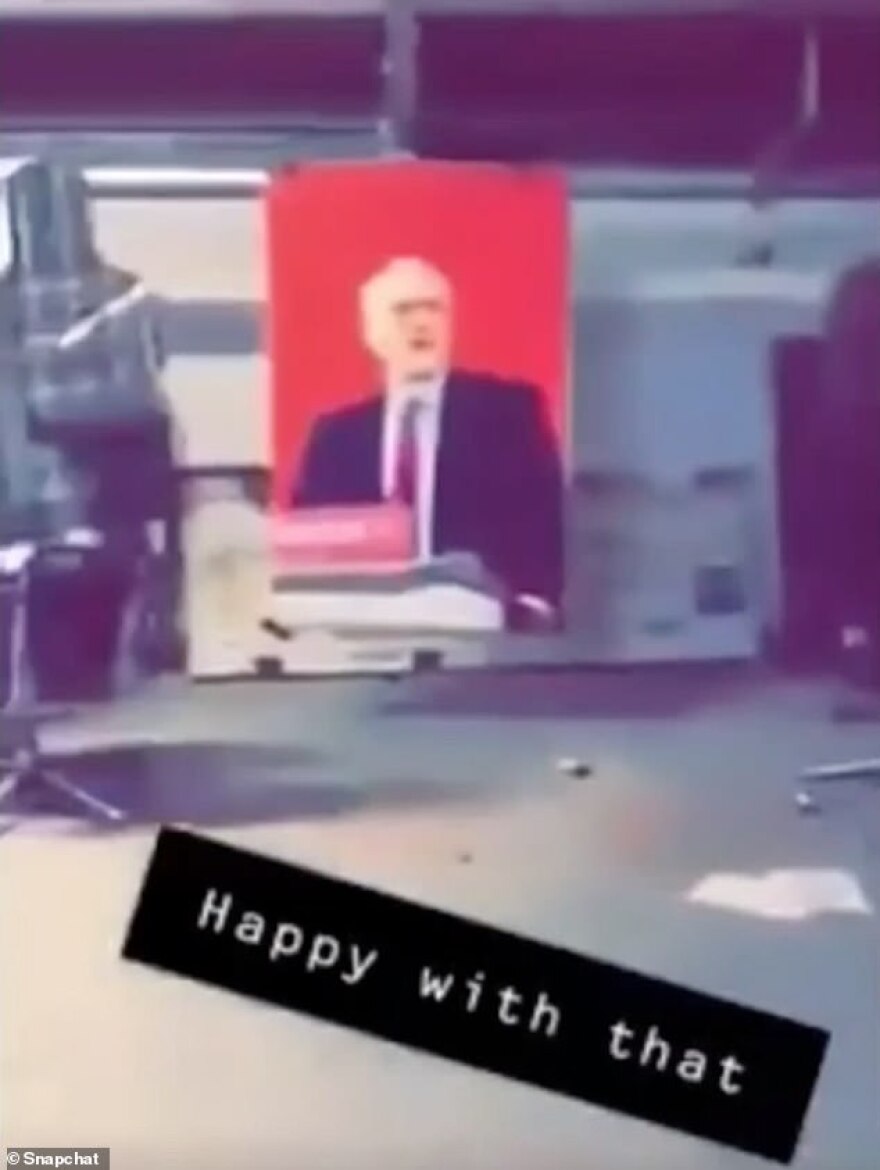 Σάλος με βίντεο που δείχνει Βρετανούς στρατιώτες να πυροβολούν... τον Κόρμπιν