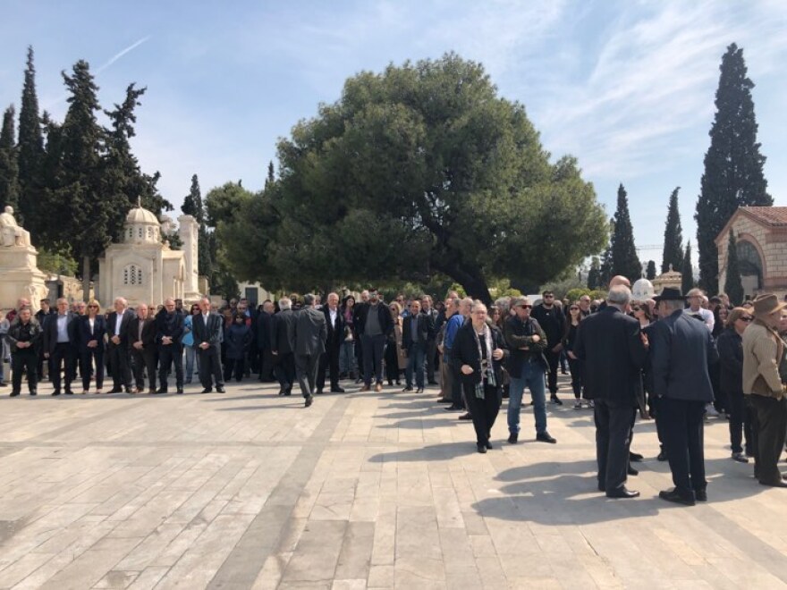 Βασίλης Λυριτζής: Βουβά τα πρόσωπα, χαρακωμένα από πόνο στο ύστατο χαίρε